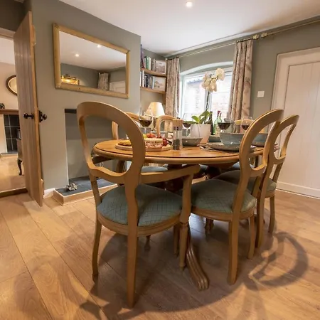 1 School Lane Holiday home *