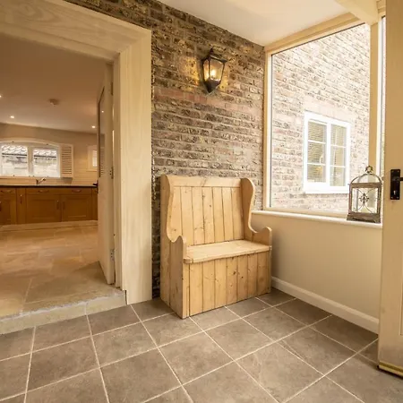 1 School Lane Holiday home *