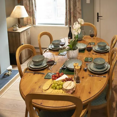 1 School Lane Holiday home *